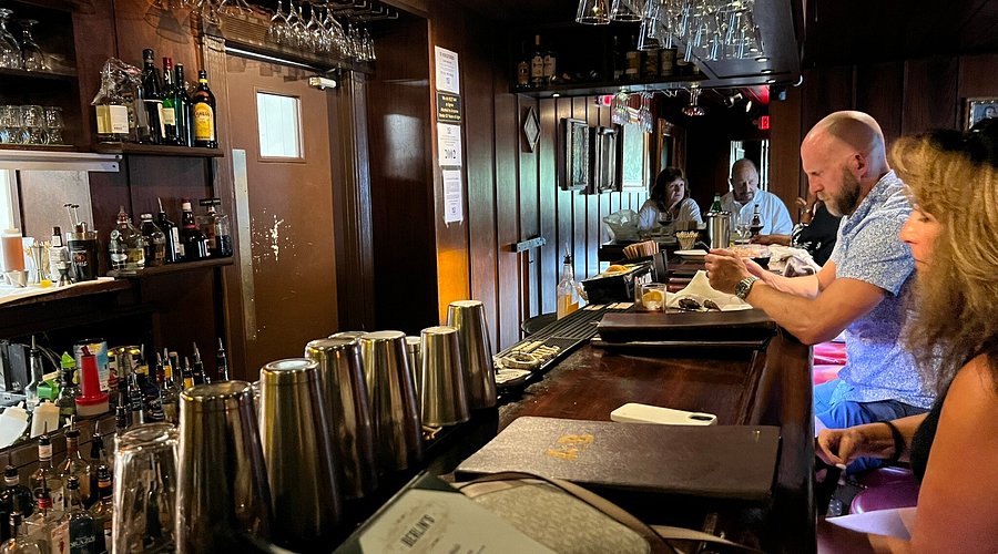 Bar and restaurant accessories
